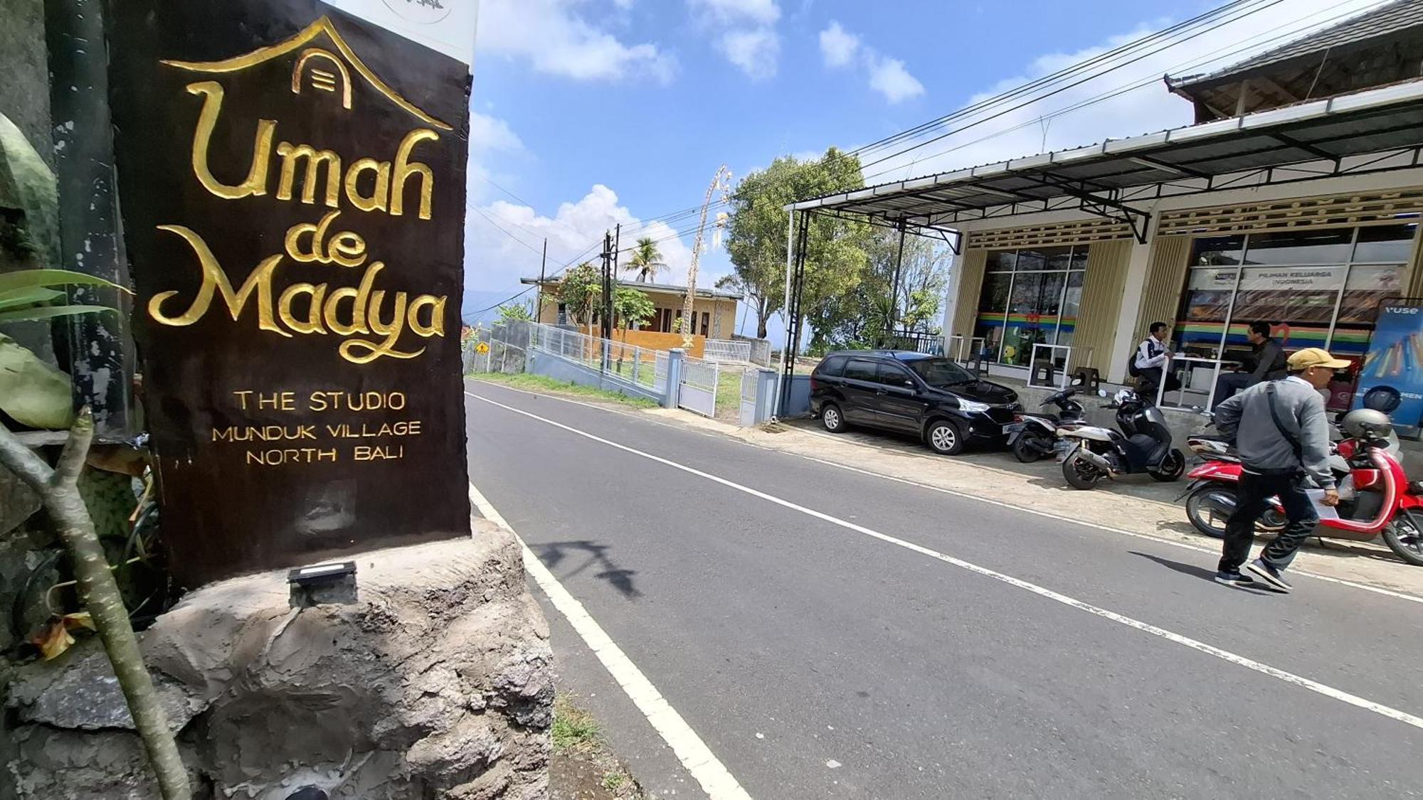 Umah De Madya & Rooftop De Madya Munduk Kültér fotó