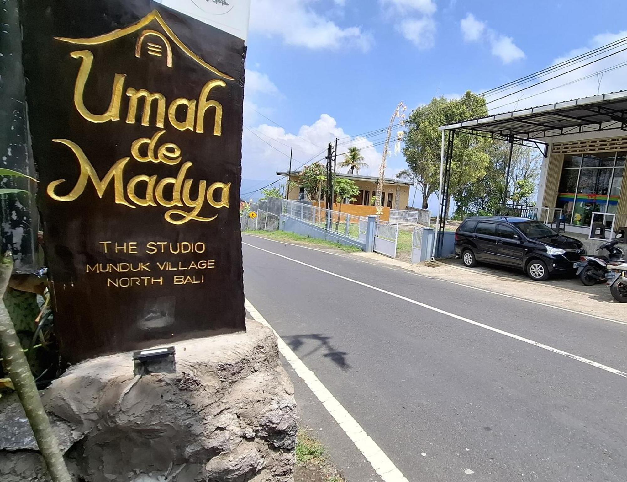 Umah De Madya & Rooftop De Madya Munduk Kültér fotó